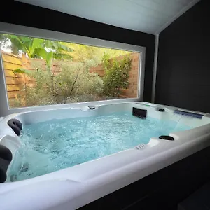 Frühstückspension Les Vestiges Du Jour - Jacuzzi, Clohars-Fouesnant